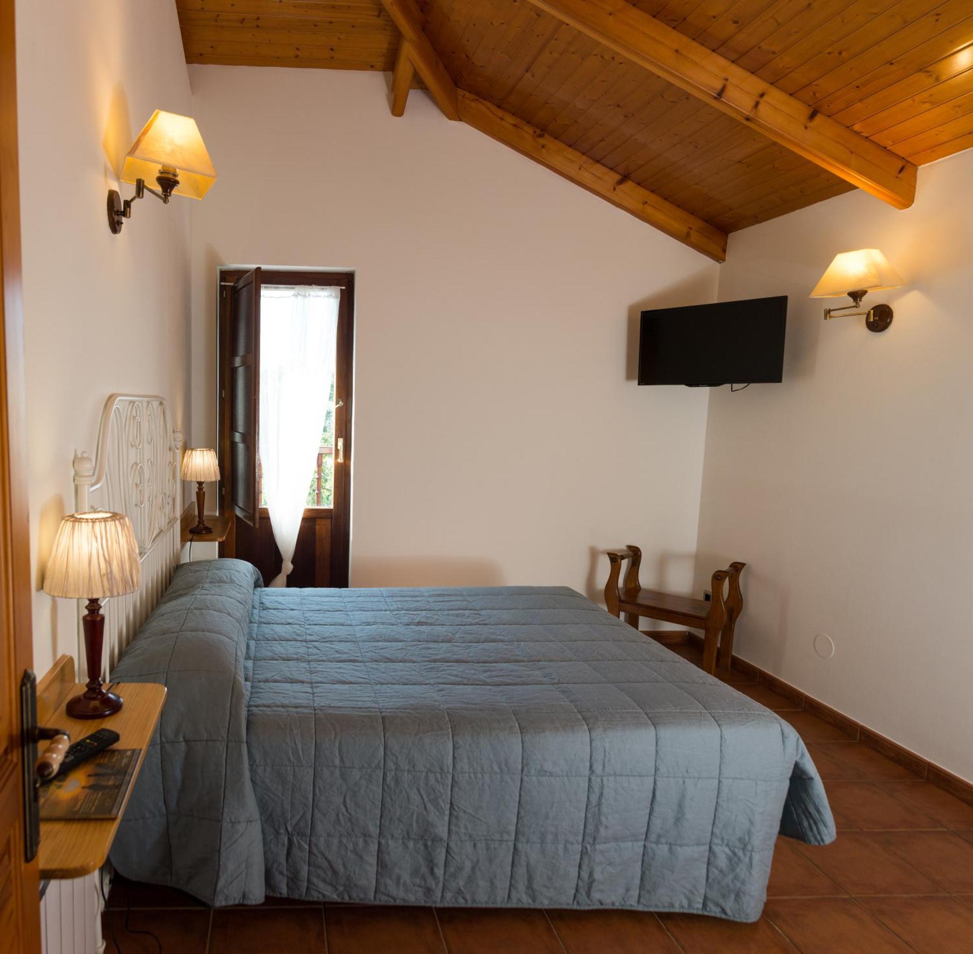 Posada De Suesa Ngoại thất bức ảnh
